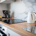 Apartment E&m
