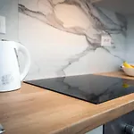 Apartment E&m